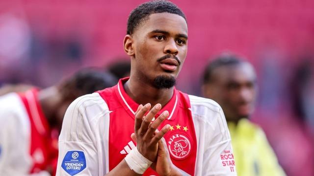 Chelsea, Ajax’tan genç oyuncu Jorrel Hato’yu transfer etti!