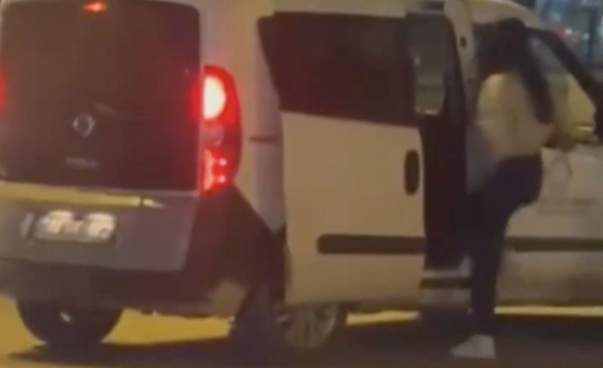 Çorum Valiliği’ne ait resmi plakalı araca, eskortlar binerken görüntülendi