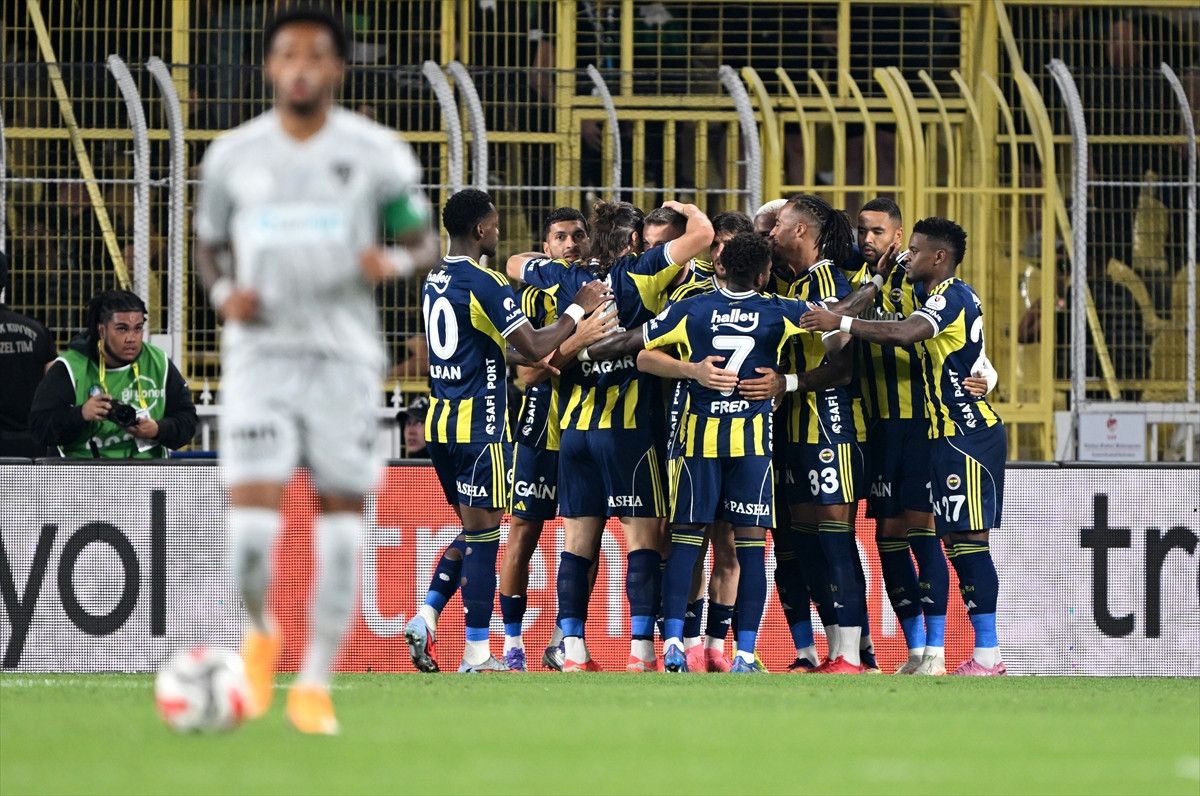 Fenerbahçe, Kocaelispor’u üç golle geçti