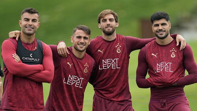 Galatasaray’da herkesi ters köşe yapan gelişme! Ayrılacak dendi, sözleşmesi uzatılıyor