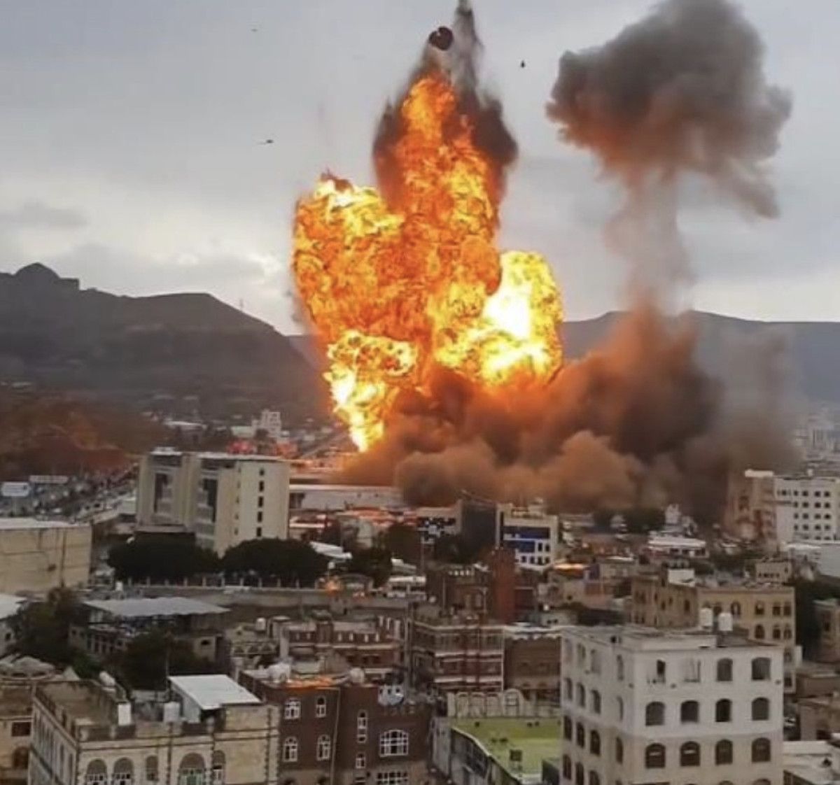 İsrail, Yemen’in başkenti Sana’ya hava saldırısı düzenledi: 6 ölü
