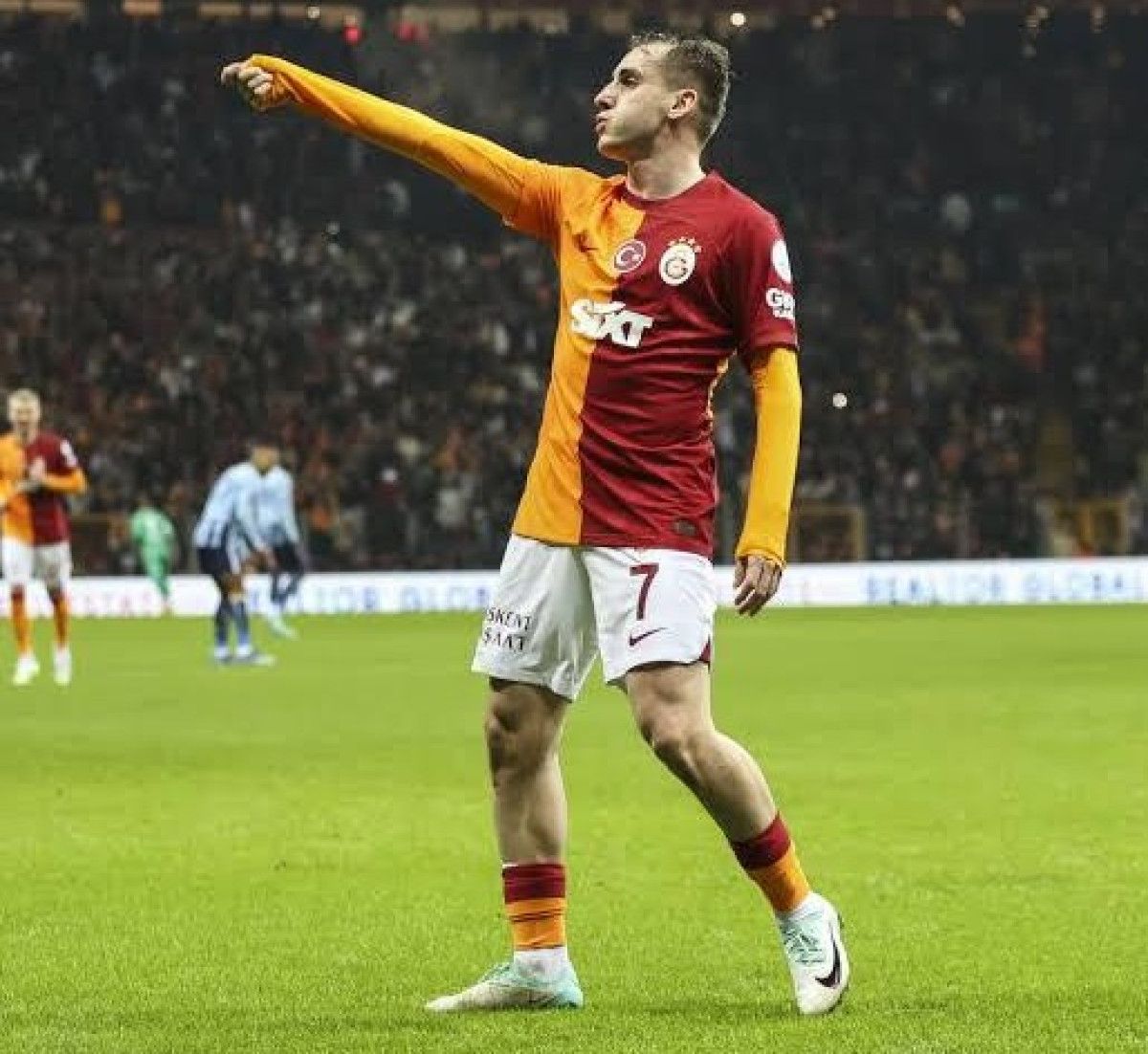Kerem Aktürkoğlu, Fenerbahçe için İstanbul’a geliyor