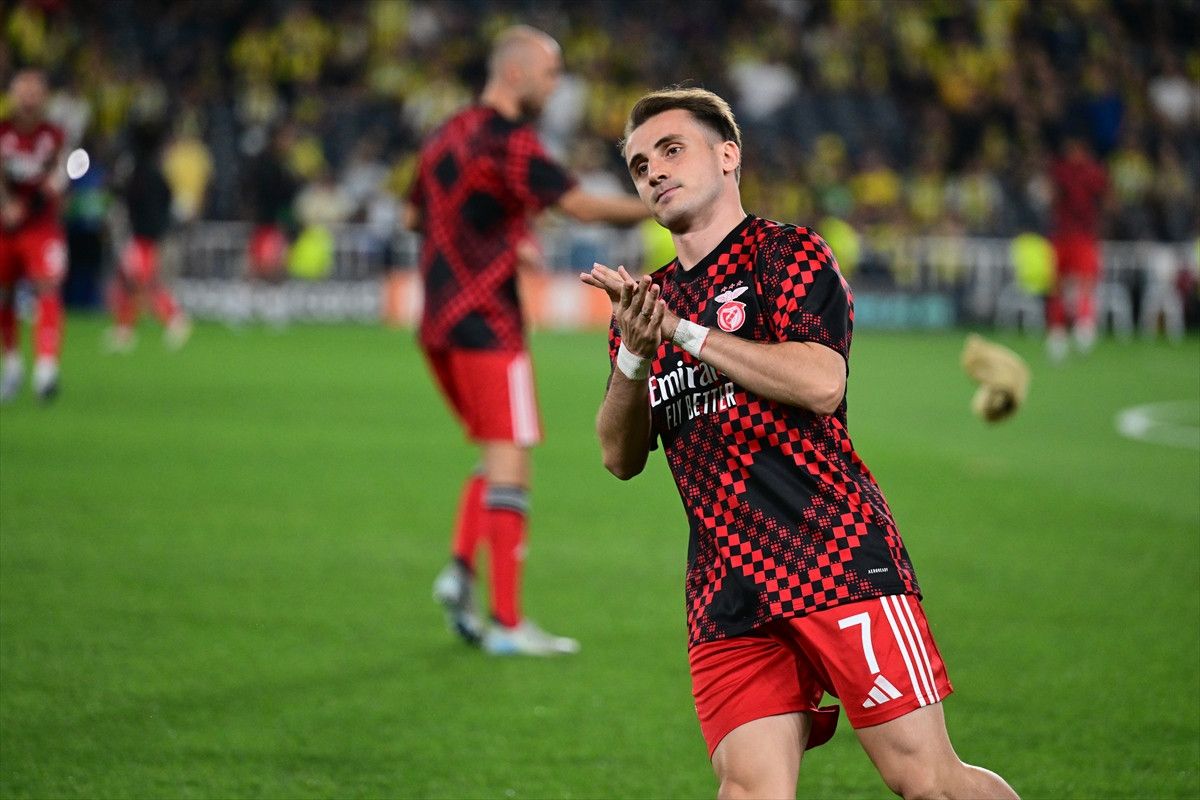 Kerem Aktürkoğlu, Kadıköy’de alkışlandı