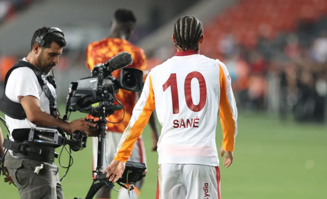 Leroy Sane Gaziantep FK maçında gördüklerine inanamadı! Maç sonrası soyunma odasında esti gürledi