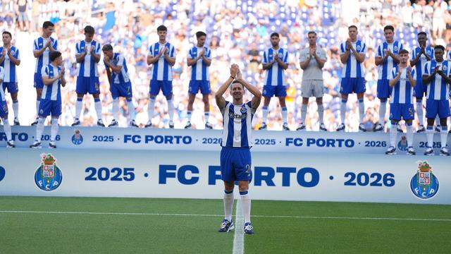 Luuk de Jong, Porto’ya transfer oldu! Sürpriz hamle taraftarları şaşırttı