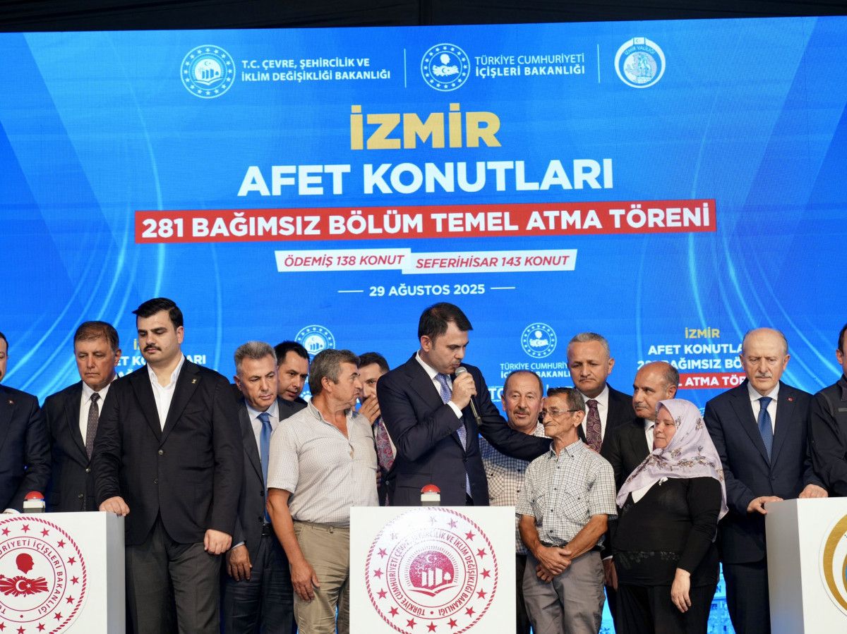 Murat Kurum: İzmir’de afetin izlerini siliyoruz