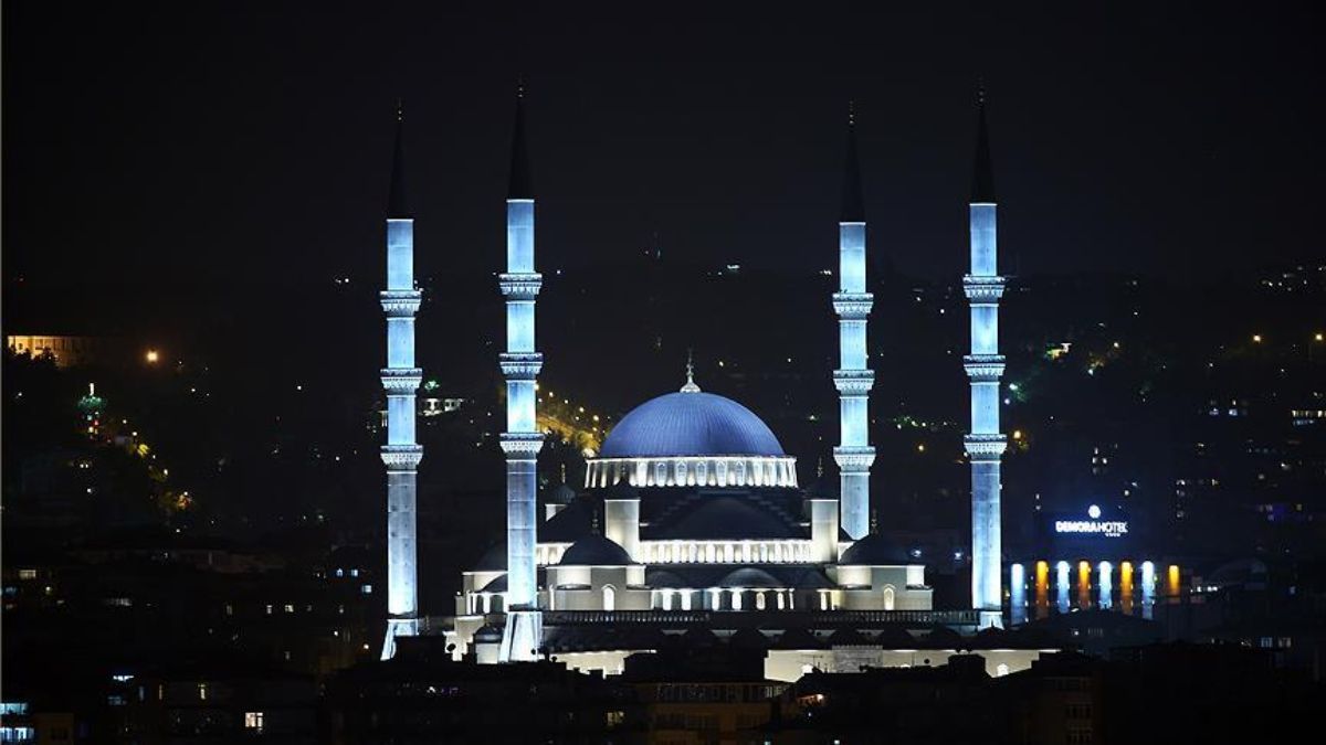 Yurt genelinde camilerden yangın ve afetlere karşı dua anonsu