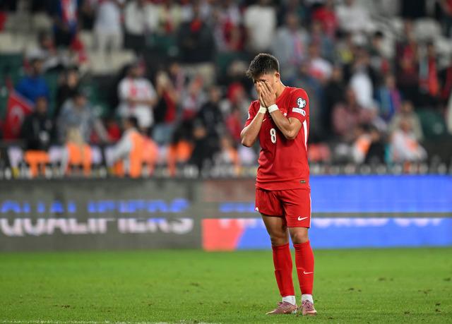 60 yıl sonra 6-0! 1965 yılından sonra tarihi bozgun… Montella’nın koltuğu sallantıda!