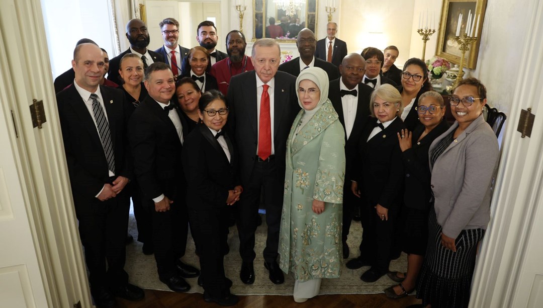 Cumhurbaşkanı Erdoğan’dan Blair House çalışanları ile hatıra fotoğrafı