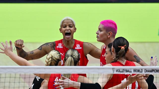 Dünya Şampiyonası’nda finale kalıyoruz! Filenin Sultanları yarı finalde Japonya engelini de aşmayı başardı…