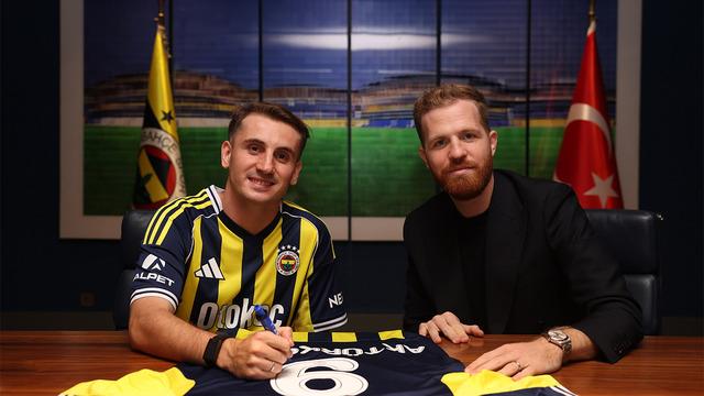 Fenerbahçe Milli yıldız Kerem Aktürkoğlu’nu kadrosuna kattığını açıkladı! Kerem Aktürkoğlu ‘Şerefli Kulüp’ sözlerine açıklık getirdi: “Yapman gerekeni yaptın”