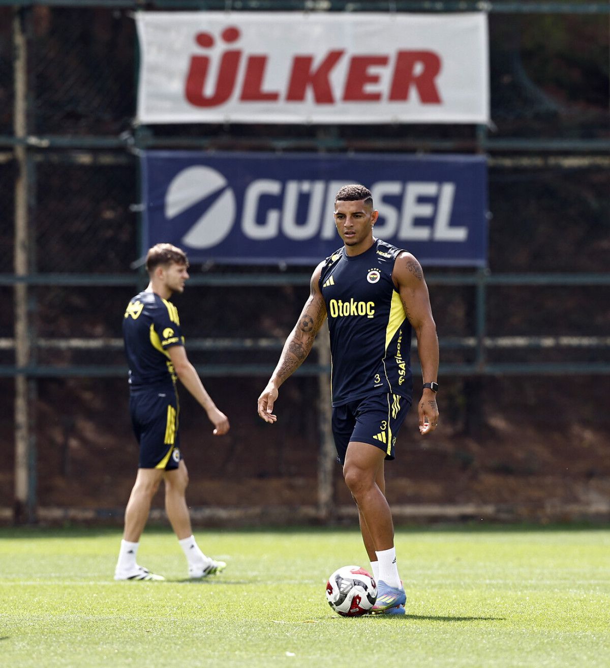 Fenerbahçe ve Galatasaray’a devre arasında gelmişlerdi: Cuesta ve Carlos hayal kırıklığı yarattı