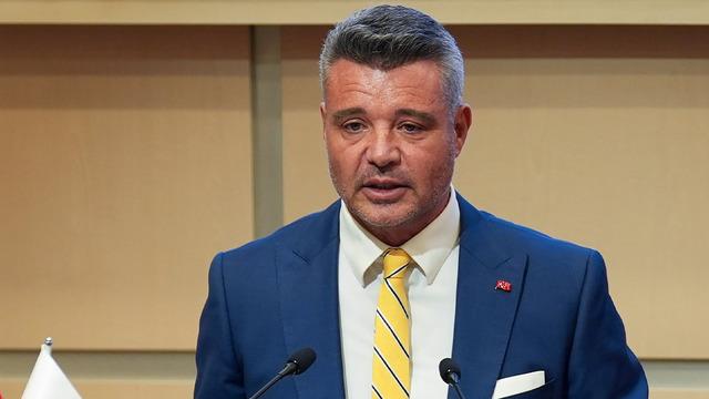 Fenerbahçe’de başkanlık seçimi için çalışmalar devam ediyor! Başkan adayı Sadettin Saran’ın ”Bizim için en iyi teknik direktör o” sözleri gündem oldu…