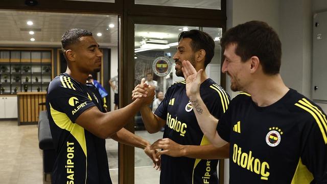 Fenerbahçe’de sürpriz ayrılık! Anlaşma sağlandı veda ediyor… Her an açıklanabilir