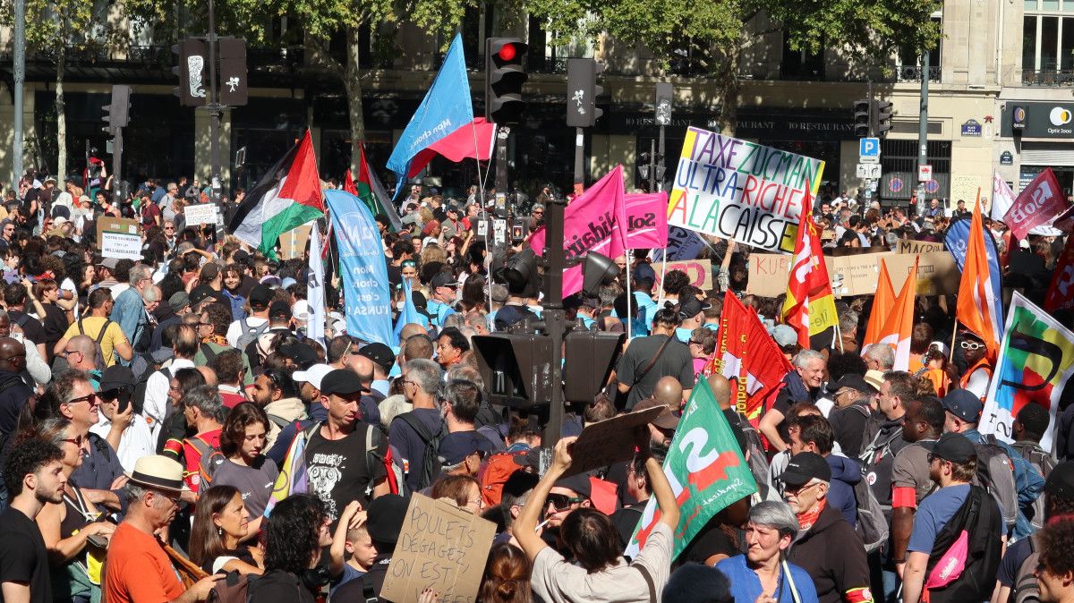 Fransa’daki protestoların dozajı artıyor: 110 kişi gözaltına alındı
