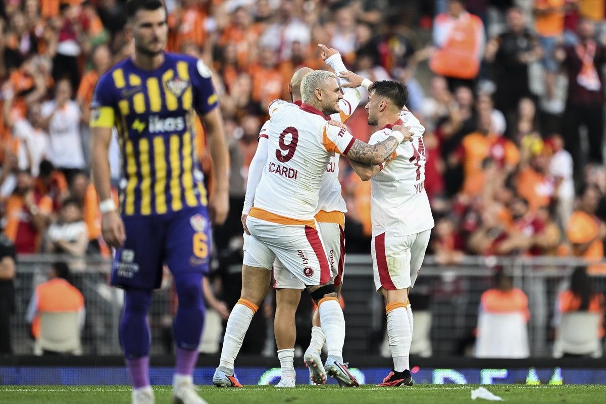 Galatasaray, Eyüpspor’u iki golle geçti