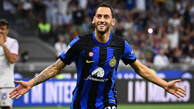 Galatasaray’da Hakan Çalhanoğlu hareketliliği başladı! Cimbom Şampiyonlar Ligi listesine yıldız ismi eklemek isterken, Hakan’dan şok edici açıklamalar geldi…