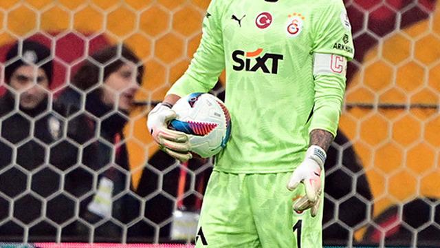Galatasaray’dan kaleye sürpriz isim! Dünya futbolunun yakından tanıdığı yıldız geliyor
