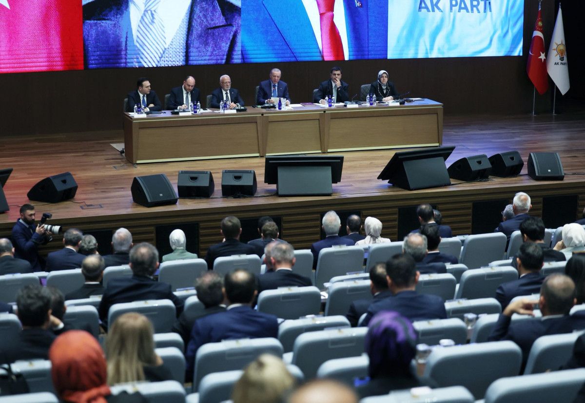 İki belediye başkanı daha AK Parti’ye katıldı: Rozetlerini Cumhurbaşkanı Erdoğan taktı