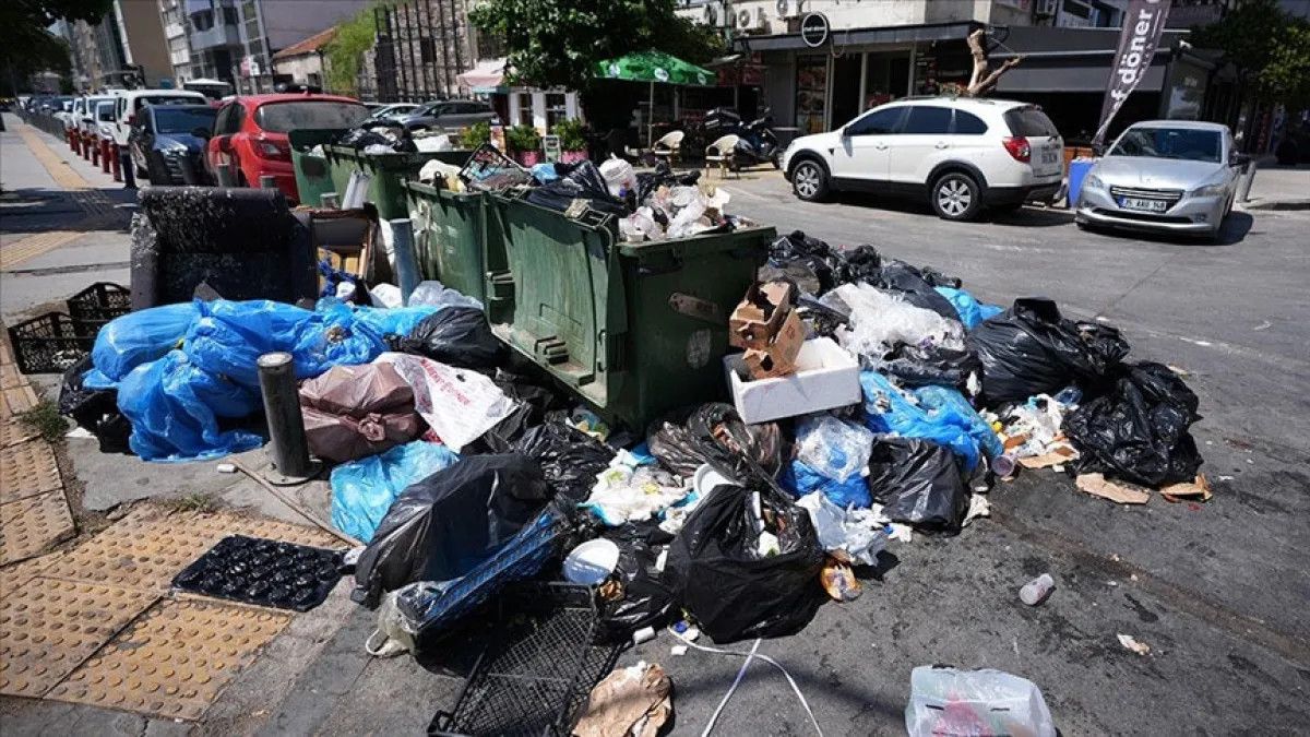 İzmir’de vatandaşın çöp tepkisi: Ülkeyi nasıl yöneteceksiniz