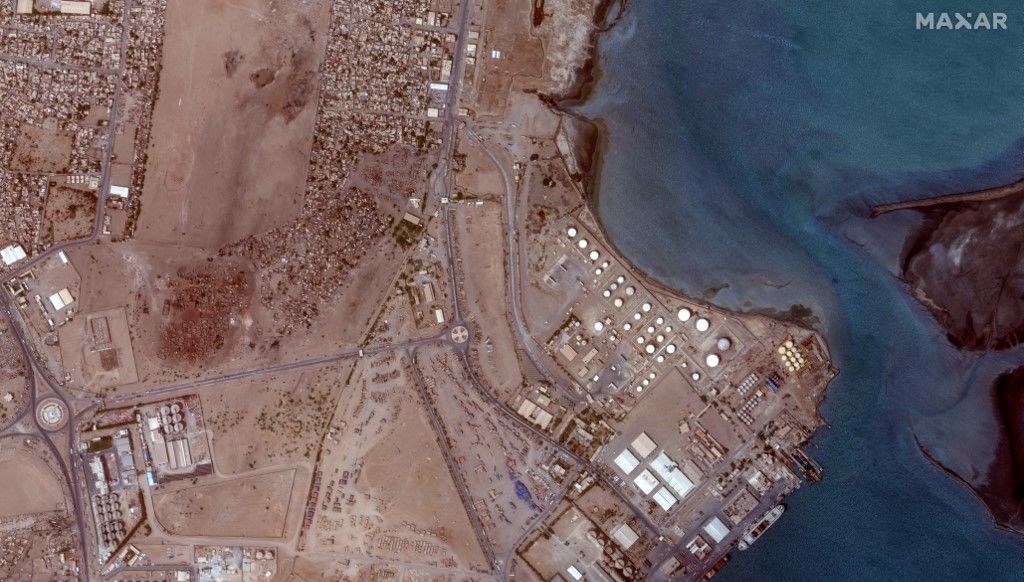 Önce Gazze sonra Yemen: İsrail Hudeyde Limanı’nı bombaladı!
