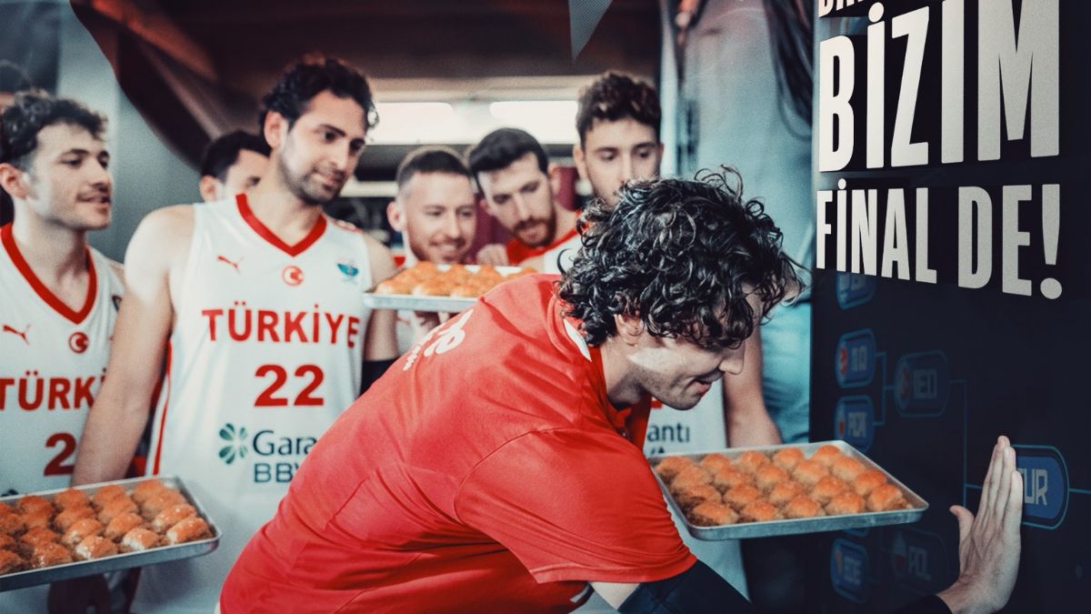 Osman Aşkın Bak’tan baklavalı galibiyet paylaşımı