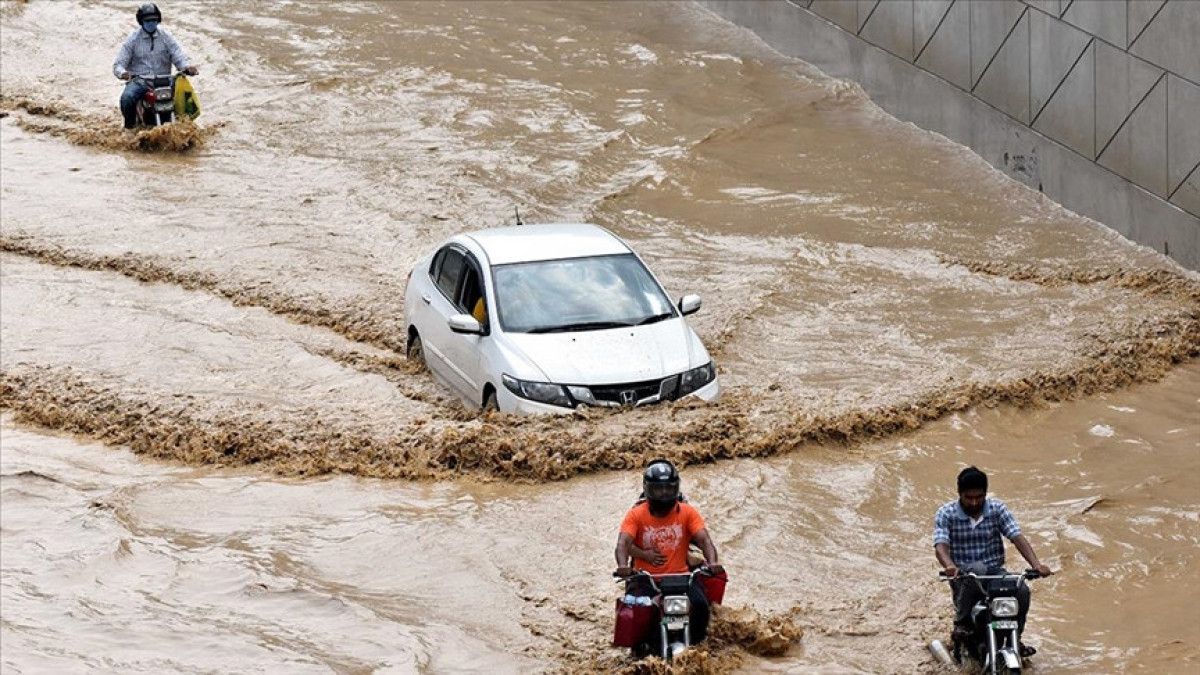 Pakistan’ın Pencap eyaletinde sel nedeniyle 122 bin kişi tahliye edildi
