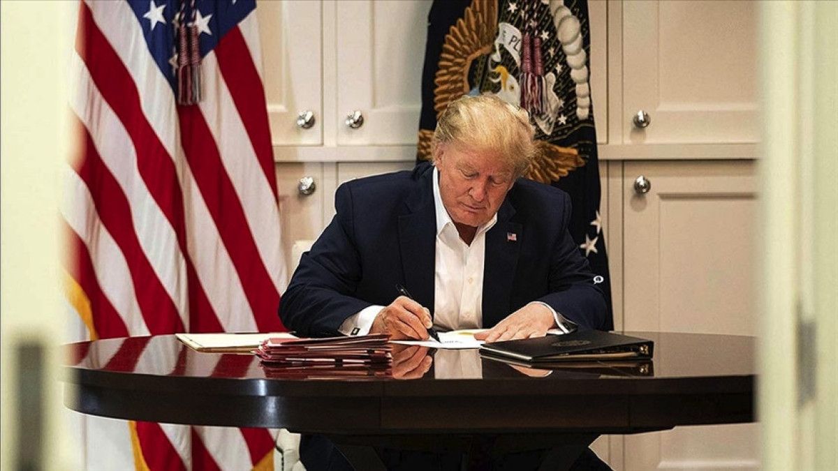 Trump’tan, “H-1B” çalışma vizelerine 100 bin dolarlık başvuru ücreti