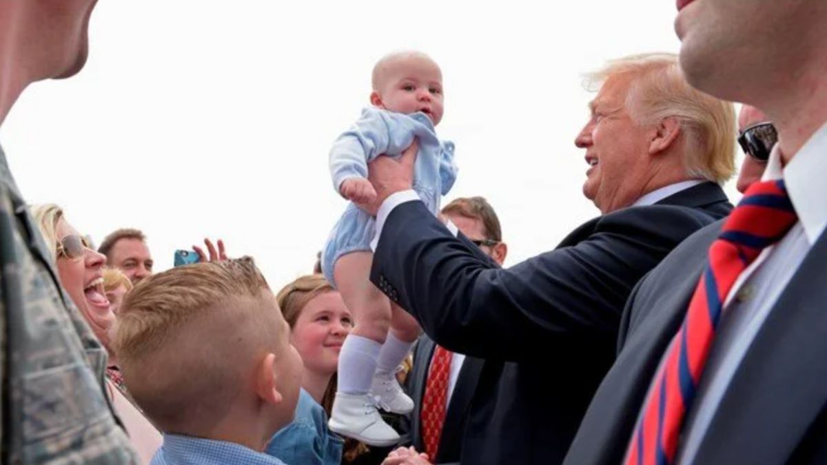 Trump’tan ilginç bebek aşısı yorumu: Atlara yapılan gibi