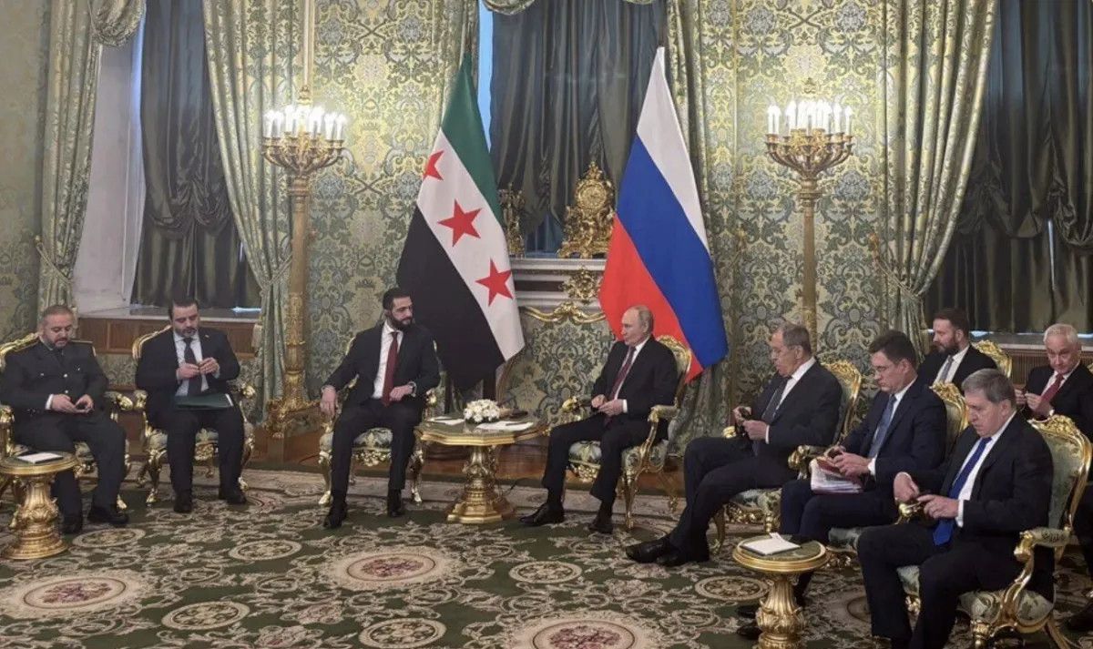 Ahmed Şara, Moskova’da Putin ile görüşürken Esad ailesi ile gezmeye çıktı