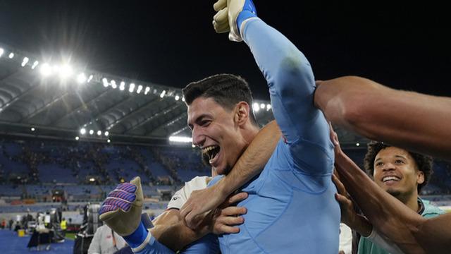 Berke Özer Roma’yı yaktı! İtalya’da 3 penaltı üst üste kurtardı ve takımına 3 puan kazandırdı… Bir tarih yazdı…