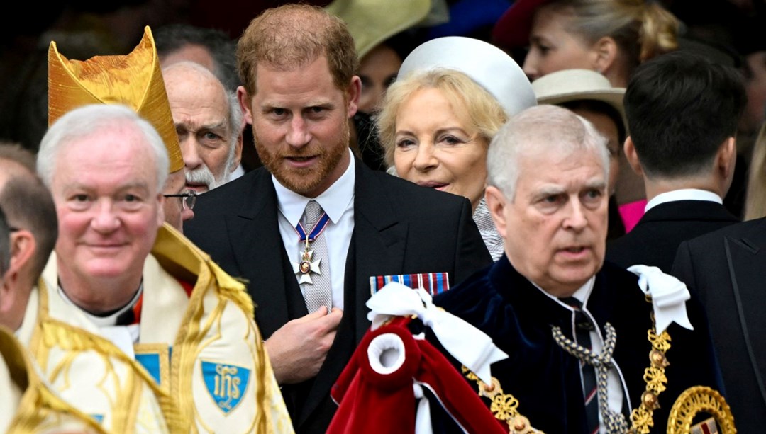 Buckingham’da tarihi karar: Prens Andrew tüm kraliyet unvanlarını bıraktı