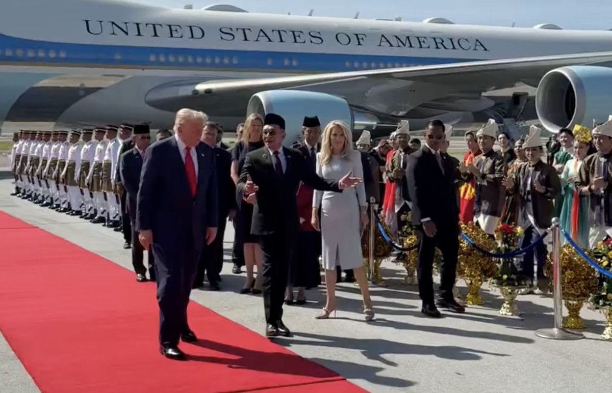 Donald Trump Asya turuna dans ederek başladı