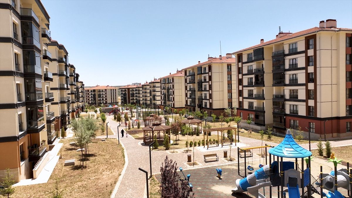 Eskişehir’de TOKİ ile hayaller gerçekleşti: Vatandaşlar güvenli yuvalarına kavuştu