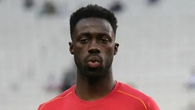 Galatasaray’da savunma krizi! Beşiktaş derbisinde kırmızı kart gören Davinson Sanchez o maçlarda yok…