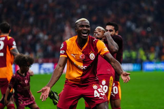 İngiliz futbol efsanesi söylediklerine bin pişman oldu! Osimhen’den özür diledi…