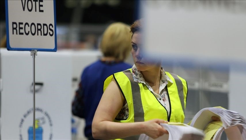 İrlanda sandığa gidiyor: İki kadın aday yarışacak