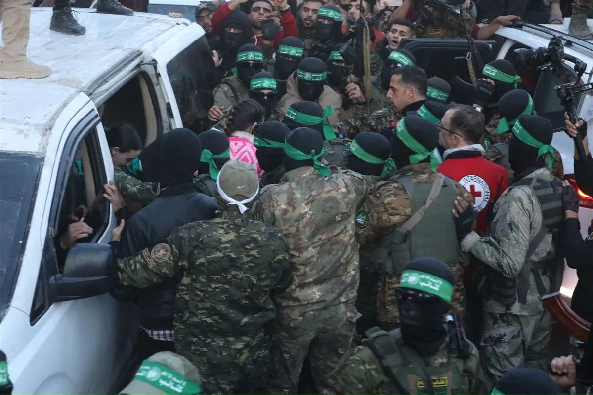 İsrail’den “esir cenazelerinin teslim edilmediği” iddiası: Hamas’ı ateşkesi ihlal etmekle suçladı
