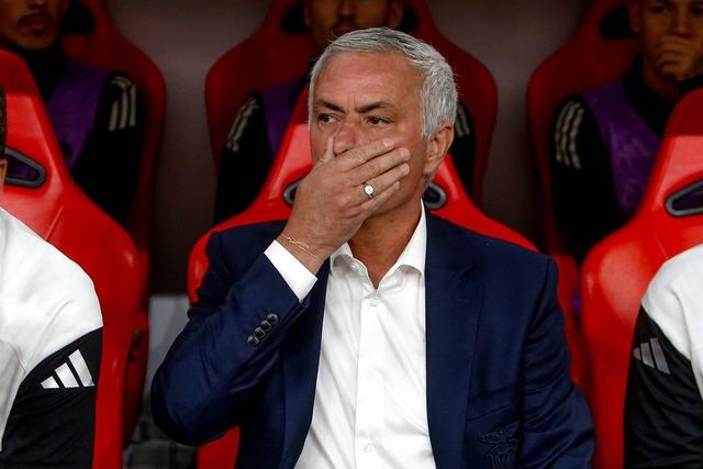 Mourinho Şampiyonlar Ligi’nin ardından derbide de kazanamadı! Benfica ezeli rakibi Porto ile berabere kaldı
