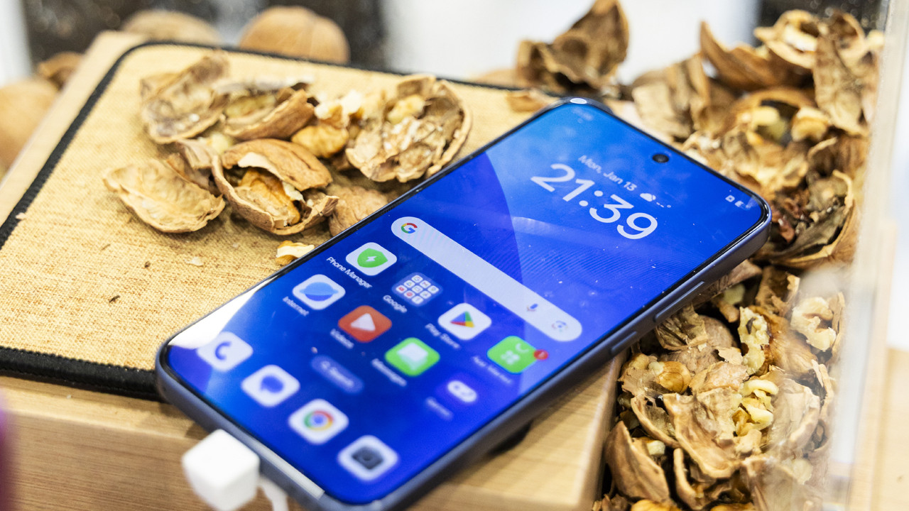 OPPO A6 Pro duyuruldu: Bu telefonu kırmak için ekstra çabalamak gerekiyor