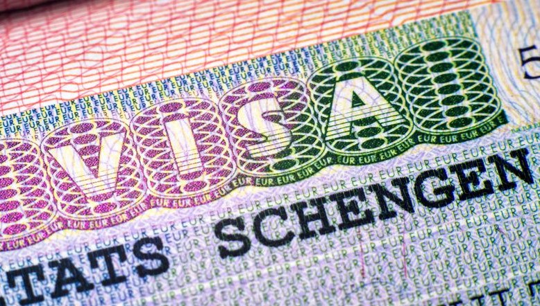 Pasaporta damga resmen bitiyor: Schengen’de dijital dönem başlıyor