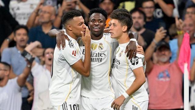 Real Madrid maç fazlasıyla liderliğe yükseldi