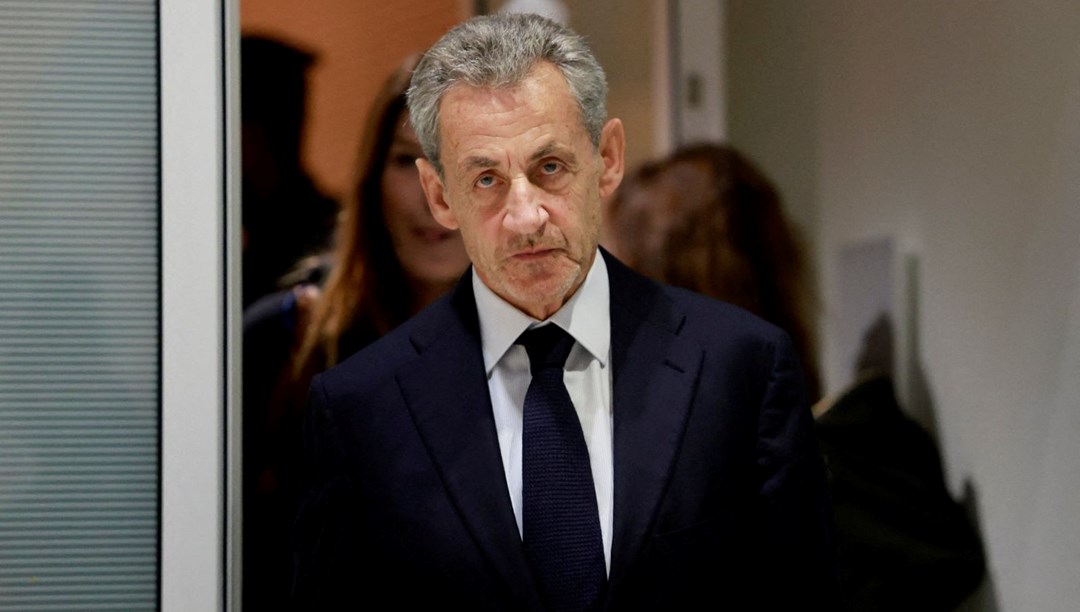 Sarkozy bugün hapse girecek: Eşinden son gece paylaşımı
