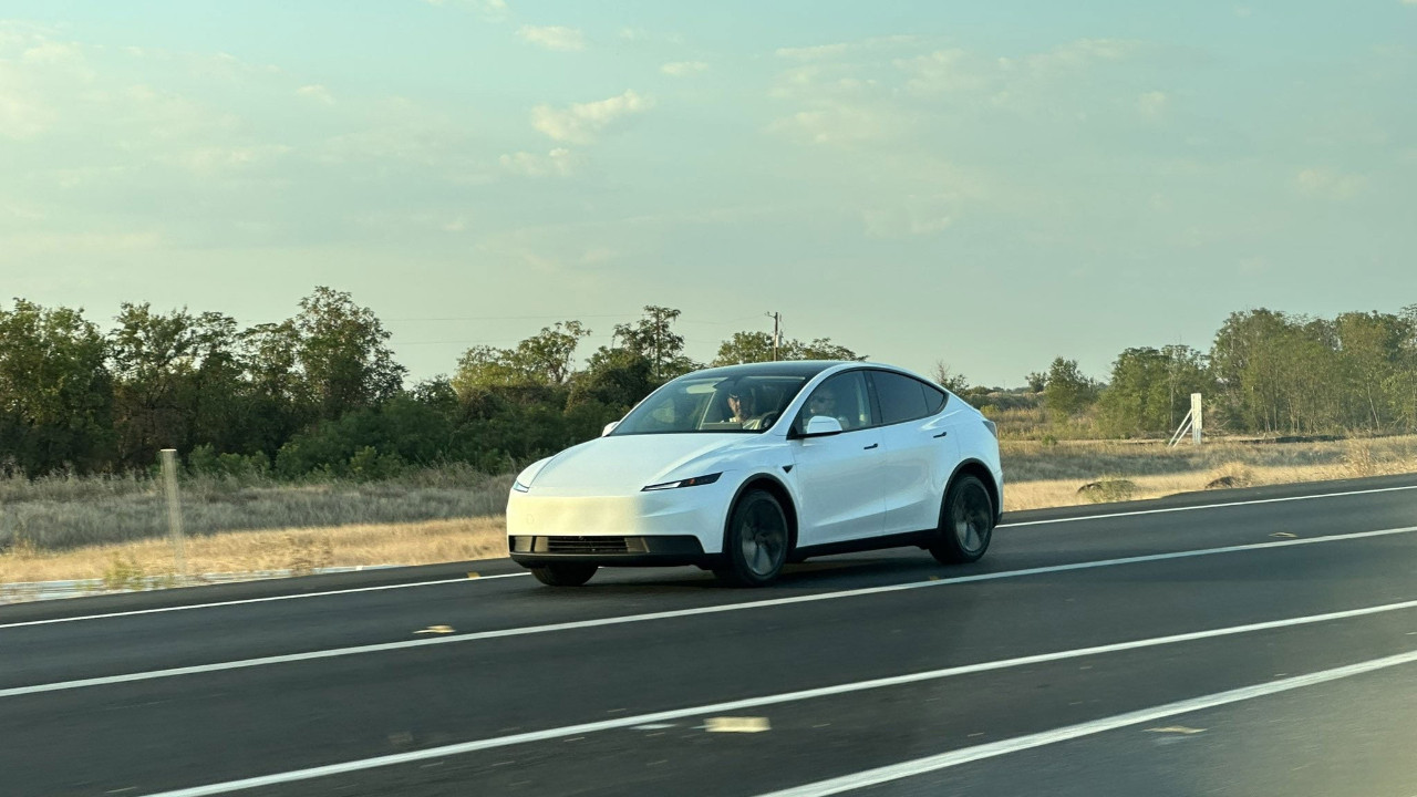 Ucuz ve “kırpılmış” Tesla Model Y ilk kez görüntülendi