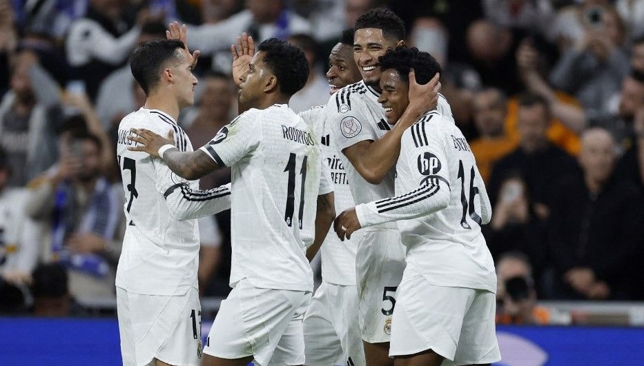 Adı Fenerbahçe ile anılmıştı, gözyaşlarıyla imza atmıştı: Yıldız futbolcudan karar