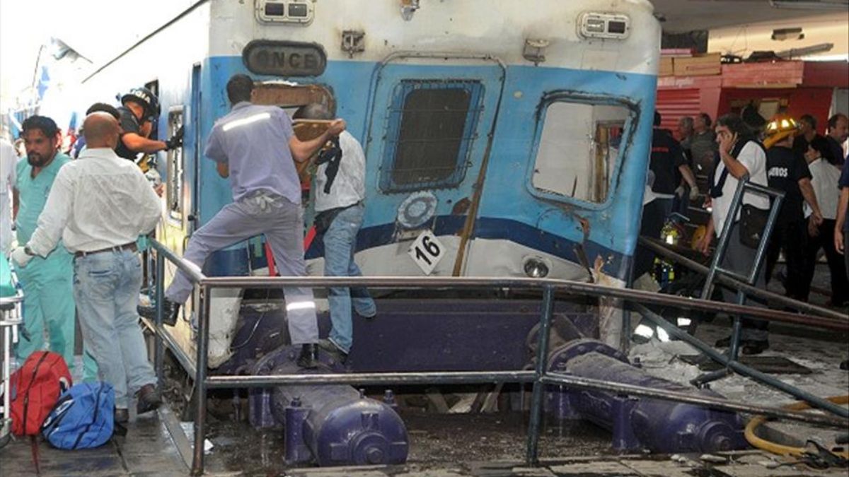 Arjantin’de feci kaza: Yolcu treni raydan çıktı