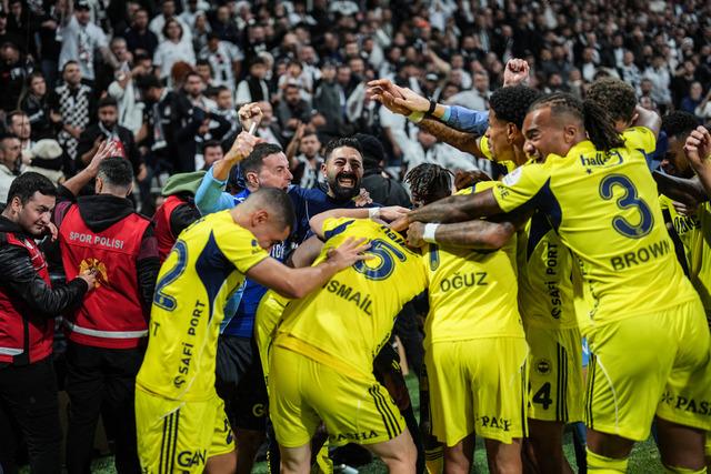 Fenerbahçe’de derbi sonrası olanlar oldu! Canlı izlediler hayran kaldılar… Her an teklif gelebilir!
