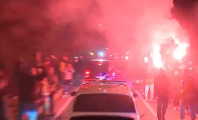 Fenerbahçe’ye Samandıra’da taraftarından coşkulu karşılama