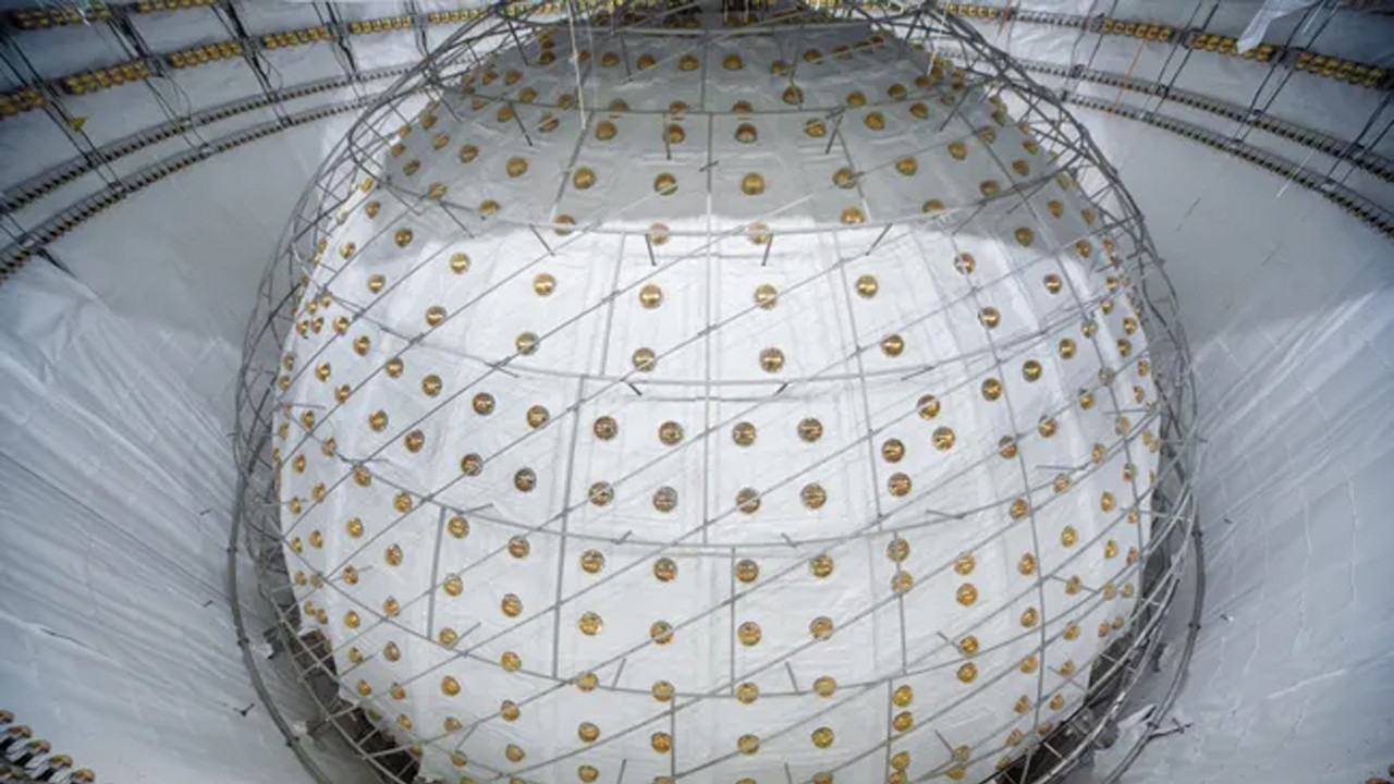 Fizik dünyasını salladı: Devasa JUNO detektörü, ‘hayalet parçacıklar’ın sırrını çözüyor