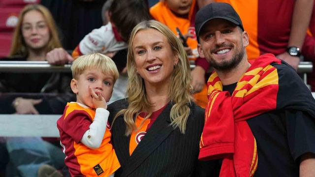 Galatasaray’da duygusal anlar! Dries Mertens ve ailesi, yeniden RAMS Park’ta